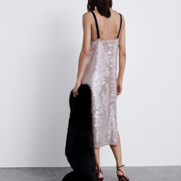 BLOGGER FAVE 🪩 Perfect Party Dress | Zara Full Sequined Cream Midi Dress - Picture 11 of 14